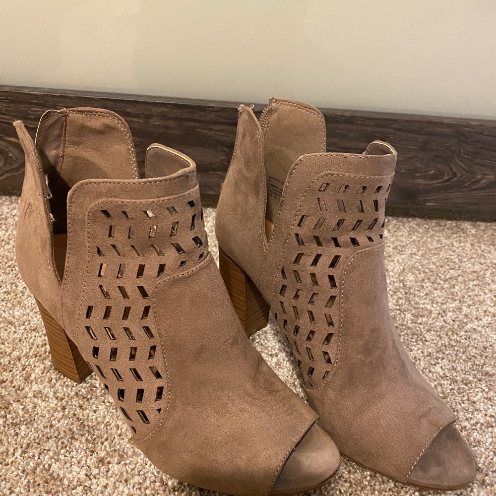 Women’s shoes